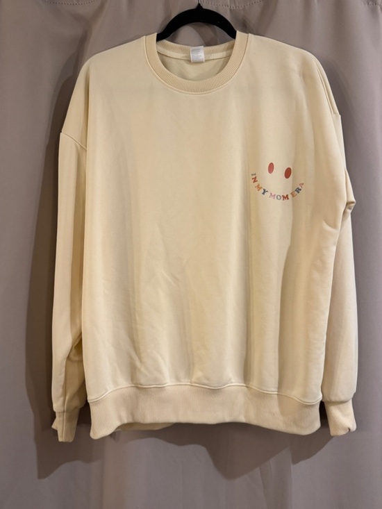 Source Unknown Tops - Women’s In My Mom Era light Yellow Smiley Crewneck Sweatshirt